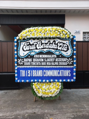 Papan Bunga Duka di Kampung Pondok
